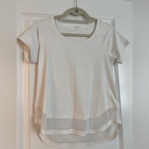 Lululemon short sleeve shirt Size 4. Barely worn!